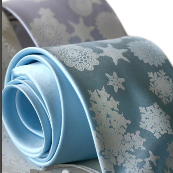 Snowflake Tie